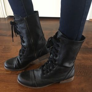 Black motorcycle boots with zipper